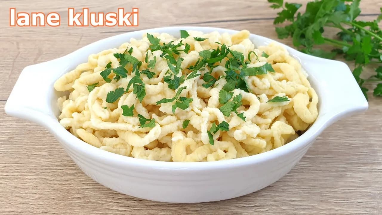 Jak zrobić kluski idealne? Przepisy i triki na puszyste ciasto!