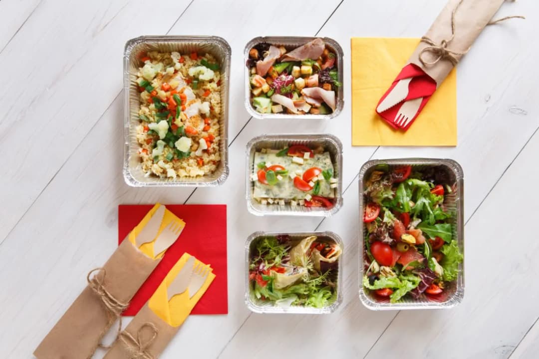 Dieta pudełkowa w kosztach firmy? Zasady KUP i VAT dla przedsiębiorcy