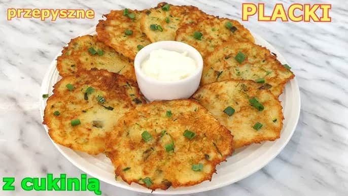 Placki ziemniaczano-cukiniowe: Chrupiące i bez wody? Poznaj sekret!
