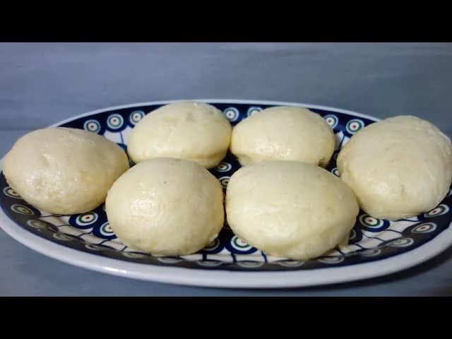 Jak zrobić puszyste kluski na parze? Sekrety babci!