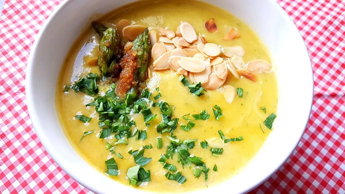 Zupa szparagowa: Mój przepis na aksamitny krem krok po kroku