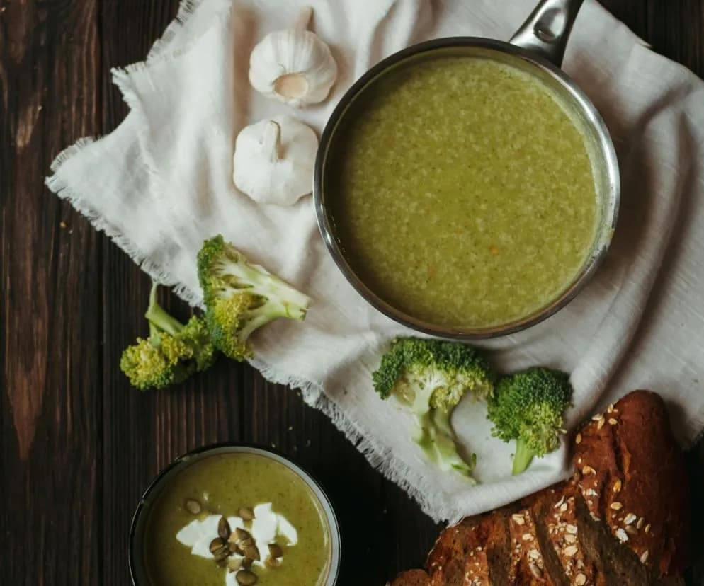 Przesolona zupa? Nie panikuj! Sprawdzone sposoby na ratunek.