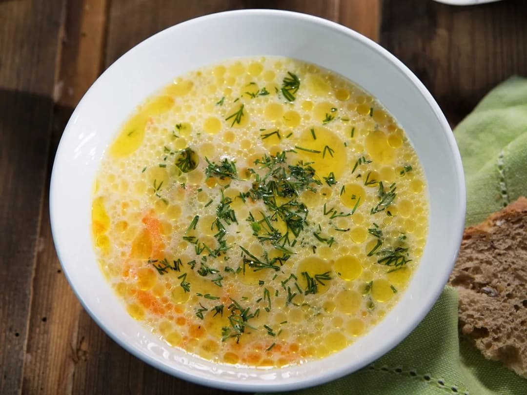 Zupa ogórkowa: Przepis krok po kroku, który zawsze wychodzi!