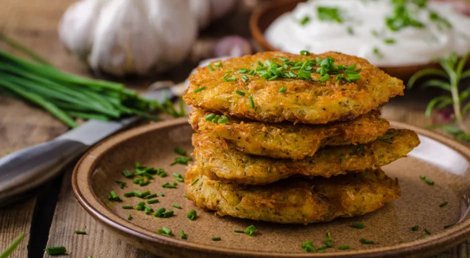 Co do placków ziemniaczanych? 50+ pomysłów na słono i słodko!