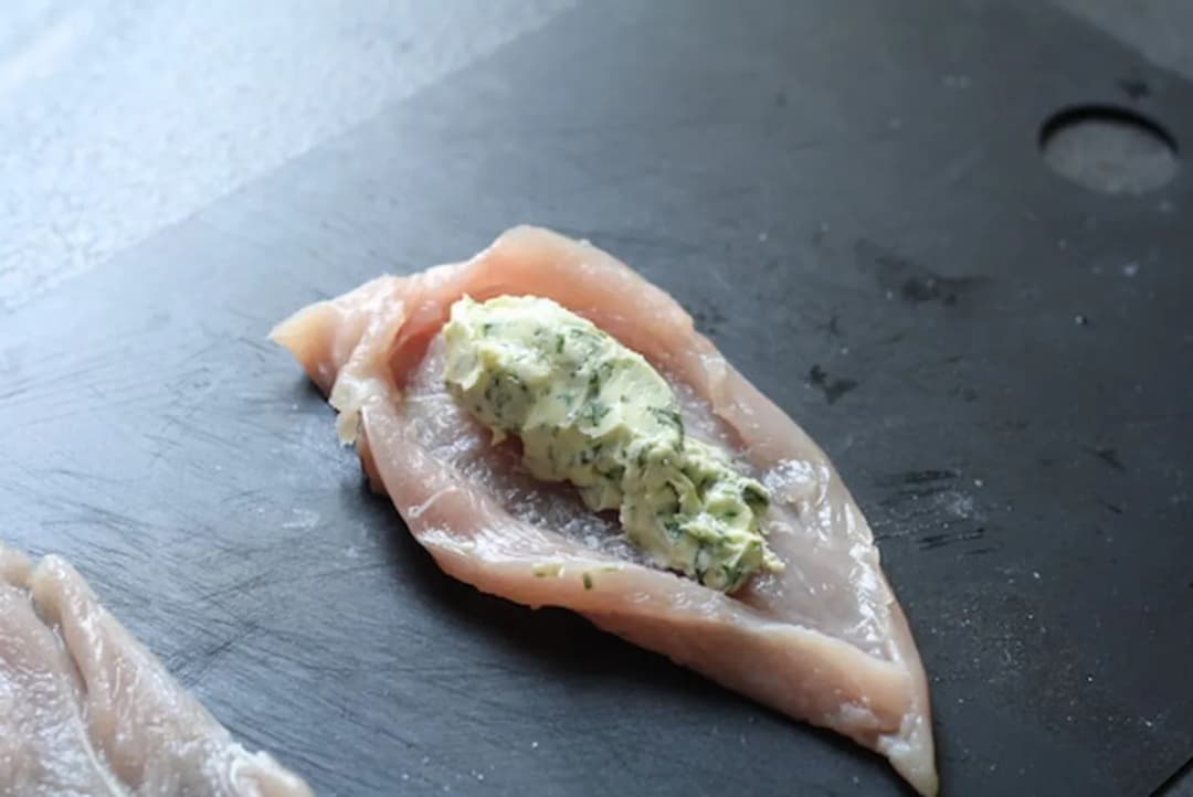 Jak pokroić pierś kurczaka na dewolaje? Sekret idealnego fileta