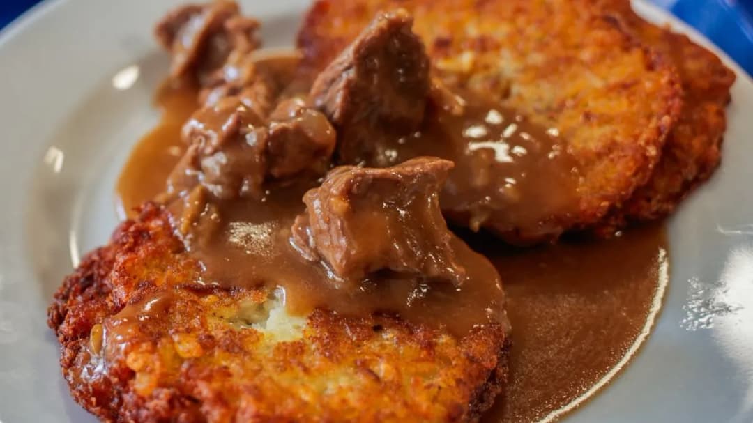 Sos do placka po węgiersku: mistrzowski przepis na gęsty gulasz