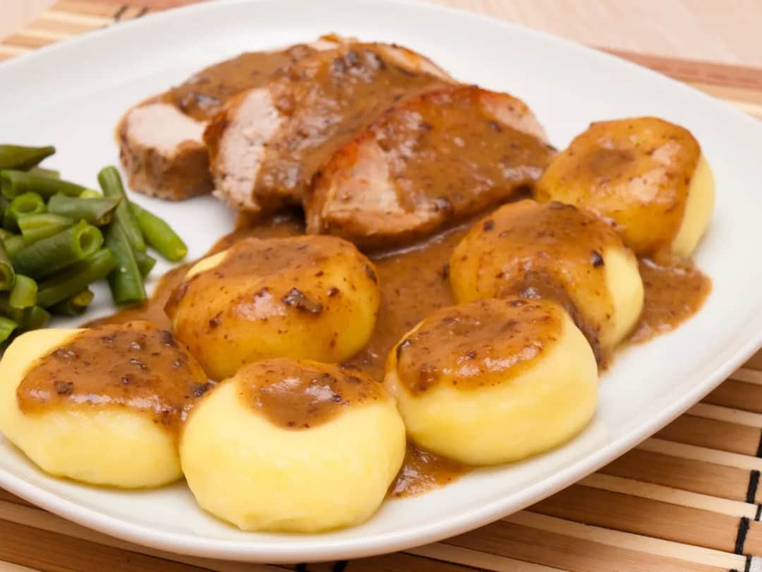 Idealne mięso do klusek śląskich: Klasyka, nowości i sekrety sosu