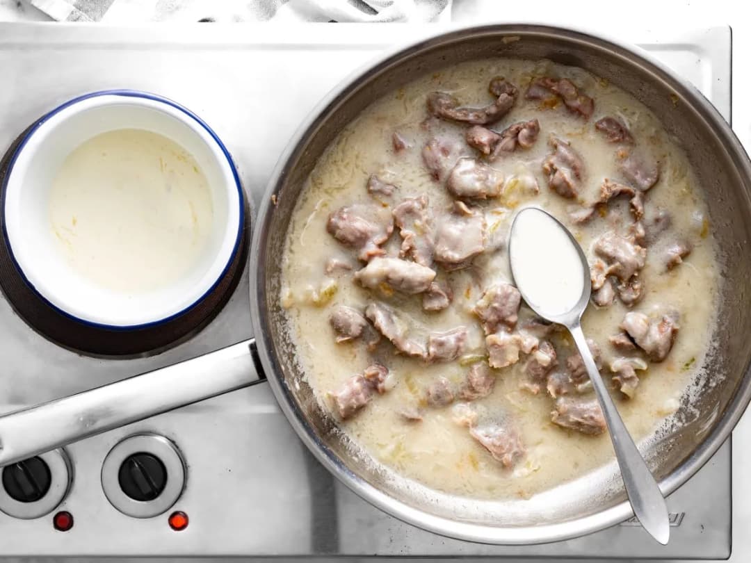 Sekret miękkiego gulaszu z żołądków drobiowych przepis krok po kroku